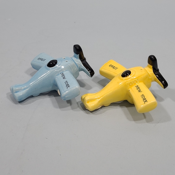 Vintage Airplane Salt & Pepper Shakers Paris New York 1981 Yellow Blue - Picture 4 of 7